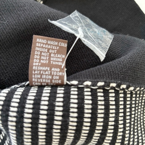 J. McLaughlin Knit Striped Color Block Dress Medium Black White - Picture 8 of 9